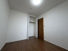 【大阪府/茨木市上泉町】エスリード茨木川端通り 洋室