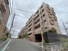【大阪府/枚方市朝日丘町】サンメゾン枚方朝日丘 かえで館 外観