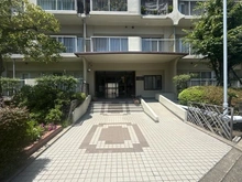 【大阪府/摂津市新在家】摂津スカイハイツ アプローチ