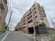【大阪府/枚方市朝日丘町】サンメゾン枚方朝日丘 かえで館 外観