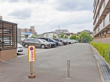 【大阪府/茨木市東太田】パームズコート茨木パーク・ホームズ A棟 駐車場