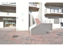 【大阪府/茨木市美穂ケ丘】朝日プラザ千里北 C棟 敷地内