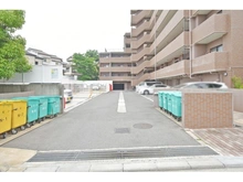 【大阪府/枚方市田口山】ダイアパレス枚方山田池公園 ゴミ置場・駐車場