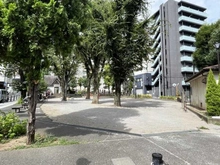 【東京都/板橋区板橋】ライオンズマンション板橋  板橋区立板橋駅前公園（現地より約70m）