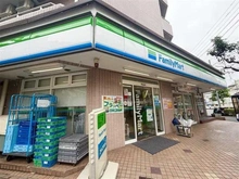 【東京都/大田区大森北】シーンズ大森パークサイド ファミリーマート大森北店（現地より約290m）