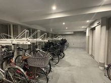 【東京都/中野区本町】ピアース中野坂上パークフロント 駐輪場