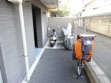 【東京都/杉並区和田】ベルアルシェ東高円寺 バイク置き場