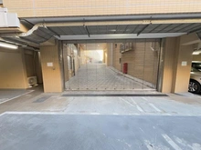 【東京都/中野区中野】ディアクオーレ中野文園 駐車場入口