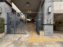 【東京都/中野区野方】グラーサ中野アルティスト エントランス