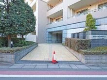 【東京都/中野区野方】マスターテラス中野平和の森 アプローチ