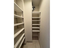 【東京都/中野区南台】クレヴィア中野南台 収納：シューズインクローゼット