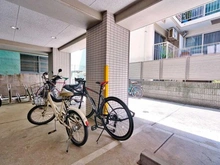 【東京都/中野区本町】スパシエ新中野カステール 駐輪場