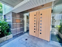 【東京都/新宿区納戸町】アビテ市ヶ谷納戸町 エントランス