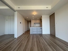 【東京都/中央区晴海】HARUMI FLAG SUN VILLAGE T棟 リビング・ダイニング：（左）洋室