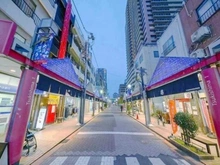 【東京都/中央区月島】アイ・マークタワー 月島西仲通商店街（現地より約10m）：