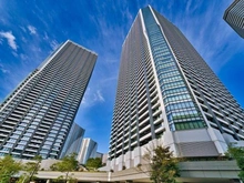 【東京都/中央区晴海】DEUX TOURS（ドゥ・トゥール） WEST 外観：写真左手がWEST棟