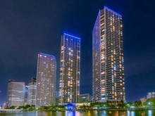 【東京都/中央区晴海】ドゥ・トゥール EAST 外観：写真中央の棟
