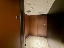 【東京都/千代田区神田多町】プラウド神田 ゴミ置き場：二重扉