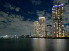 【東京都/中央区晴海】パークタワー晴海 外観：画面上最も右側が当該物件