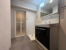 【東京都/港区西麻布】麻布霞町マンション 洗面室