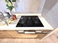 【東京都/港区南青山】南青山ユニハイツ キッチン：三口コンロ