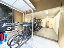 【東京都/港区西麻布】イニシアイオ西麻布 駐輪場：大規模修繕工事中（令和8年2月完了予定）