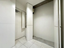 【東京都/渋谷区神宮前】ビラ・グロリア 玄関