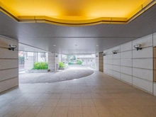 【東京都/港区赤坂】ヴェーゼント赤坂新坂 車寄せ