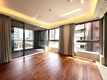 【東京都/港区六本木】ロイヤルシーズン六本木 リビング・ダイニング