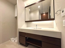 【東京都/港区六本木】ロイヤルシーズン六本木 洗面室