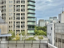 【東京都/千代田区三番町】パレスサイド三番町 眺望：ズーム有
皇居のグリーンを望む