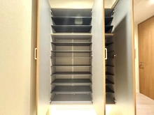 【東京都/港区西麻布】港区西麻布4丁目 中古マンション 収納（玄関部分）