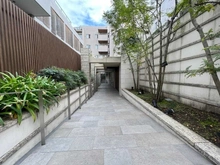 【東京都/港区西麻布】オープンレジデンシア表参道est アプローチ