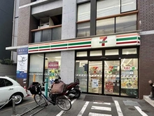 【東京都/新宿区弁天町】グレンドール新宿牛込柳町 セブン-イレブン 市谷柳町店（現地より約410m）：
