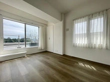 【東京都/文京区目白台】目白台豊坂グランドヒルズ 洋室：約7.8帖（南東側）