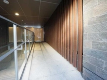 【東京都/新宿区市谷甲良町】ザ・パークハウス市谷甲良町 アプローチ