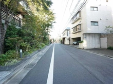 【東京都/新宿区市谷甲良町】ザ・パークハウス市谷甲良町 前面道路