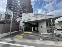 【東京都/新宿区南榎町】ロイヤルガーデン南榎  都営大江戸線「牛込柳町」駅（現地より約421m）