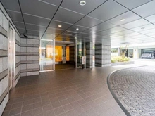 【東京都/新宿区西五軒町】プレミスト神楽坂 エントランス