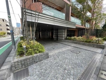 【東京都/新宿区西五軒町】プレミスト神楽坂 エントランス