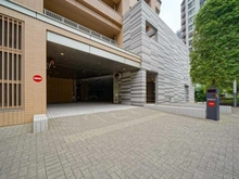 【東京都/千代田区富士見】プラウドタワー千代田富士見レジデンス アプローチ