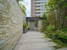 【東京都/千代田区富士見】プラウドタワー千代田富士見レジデンス アプローチ