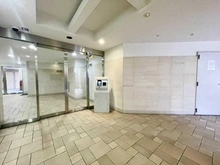 【東京都/新宿区新小川町】グランスイート　ラ・ヴィル エントランス