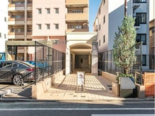 【東京都/新宿区新小川町】グランスイート　ラ・ヴィル エントランス