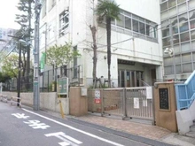 【東京都/新宿区新小川町】グランスイート　ラ・ヴィル 津久戸小学校（現地より約550m）