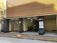 【東京都/文京区関口】朝日関口マンション 東京メトロ東西線「神楽坂」駅　入口（現地より約1,000m）