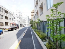【東京都/新宿区矢来町】グランスイート神楽坂ピアース ノースヒルズ 前面道路