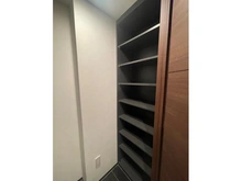 【東京都/中央区新川】Brilliaザ・タワー東京八重洲アベニュー 玄関：シューズインクローゼット