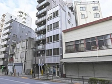 【東京都/文京区水道】東和ビル 外観：写真中央が該当マンションです。