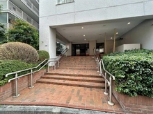 【東京都/新宿区筑土八幡町】神楽坂ハウス エントランス